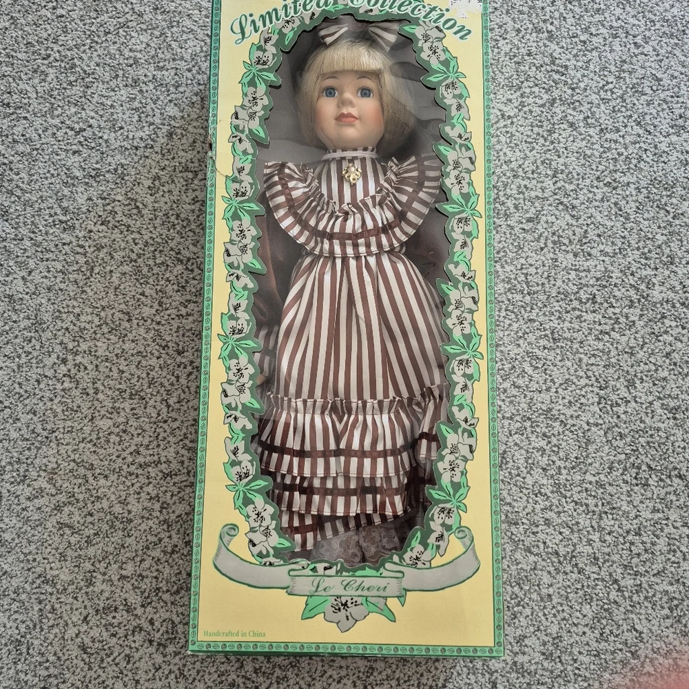 Le Cheri Limited Collection Genuine 21